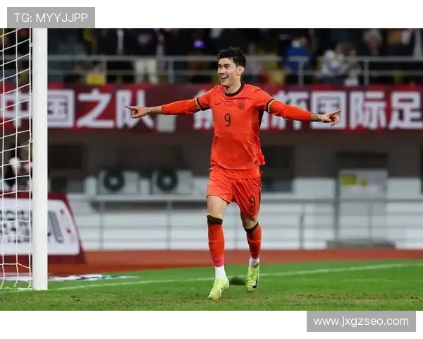 拜合拉木撞翻嶋本悠大吃黄牌引热议赛场对抗再成焦点裁判判罚公正